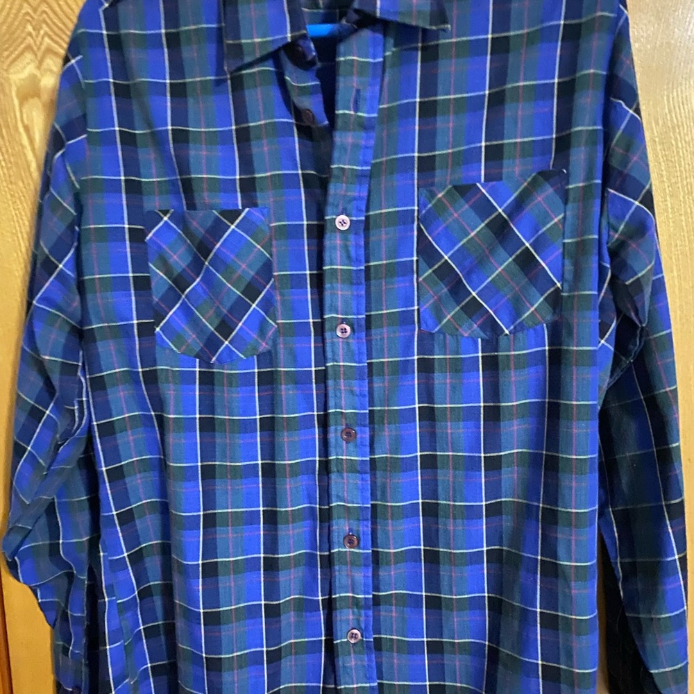 Casual Blue and Green Plaid Button-Down Shirt